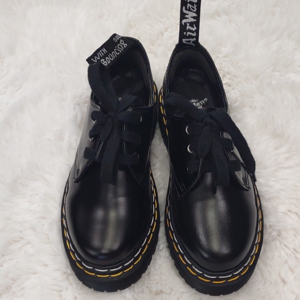 Dr. Martens Black Leather  with Air-Cushioned Sole - Picture 5 of 17